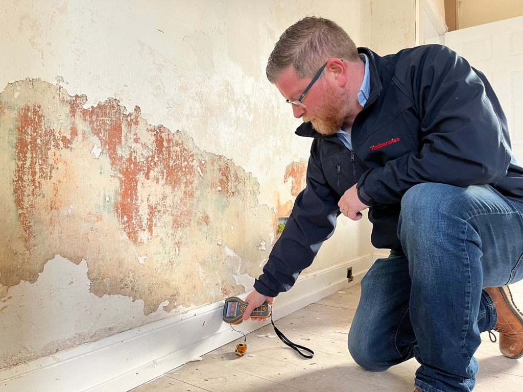 The Practical Benefits of Choosing a PCA Contractor 1 Timberwise surveyor carrying out an inspection 1 Timberwise